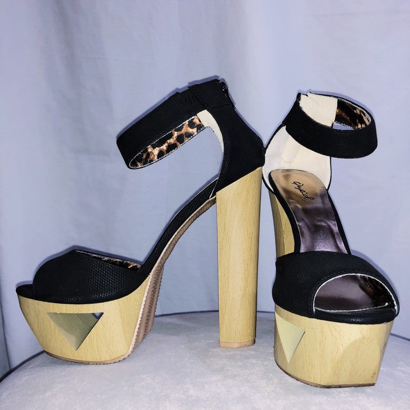 Gone Baby Geometric Wood Cheetah Pumps