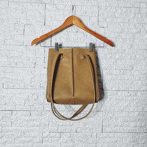 Vintage Liz Claiborne Tan Shoulder Bag