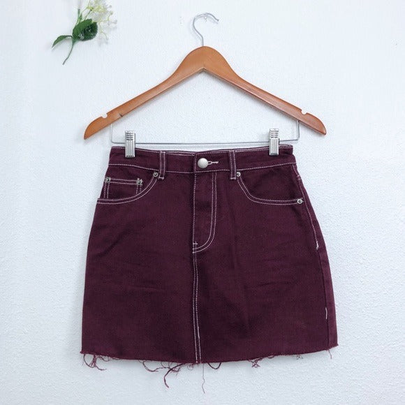 Maroon Contrast Lace Stitching Distressed HemSkirt