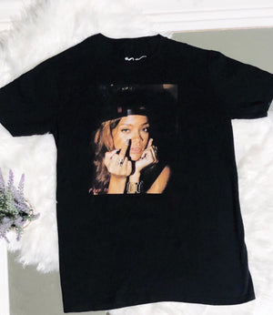 Rihanna Black Middle Finger Graphic T-Shirt