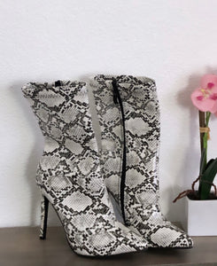 Snake Print Pointed Boots