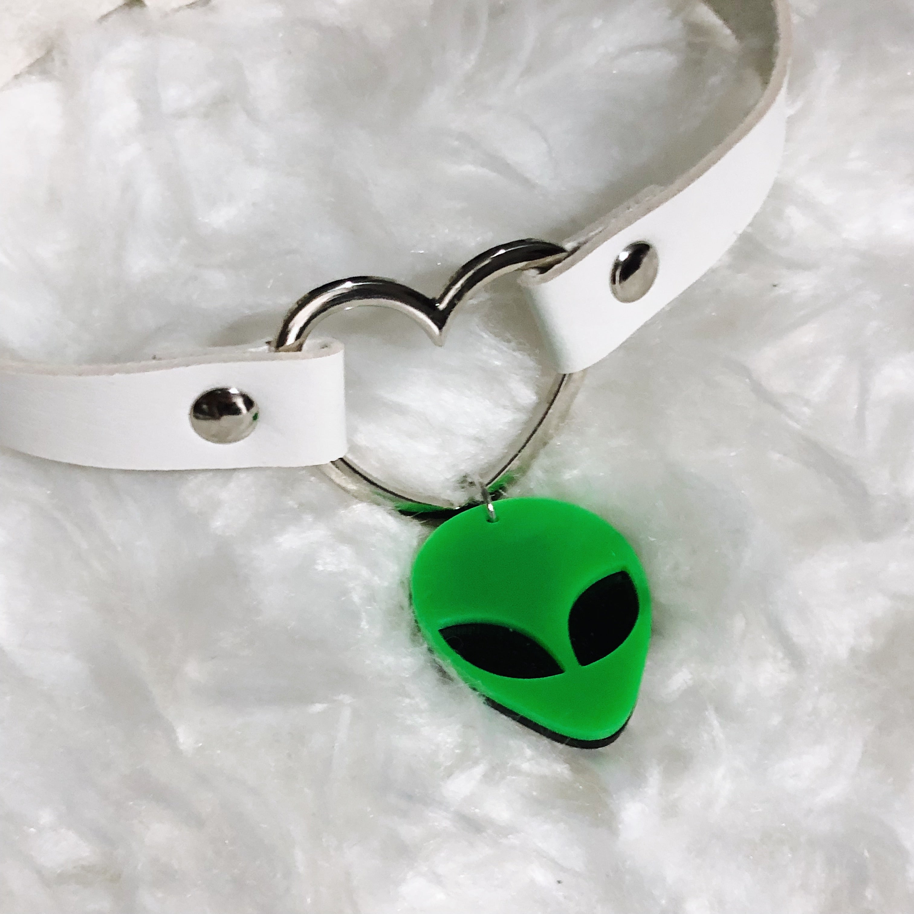 Alien Bae Dolls Kill White and Green Extraterrestrial Silver Heart Choker