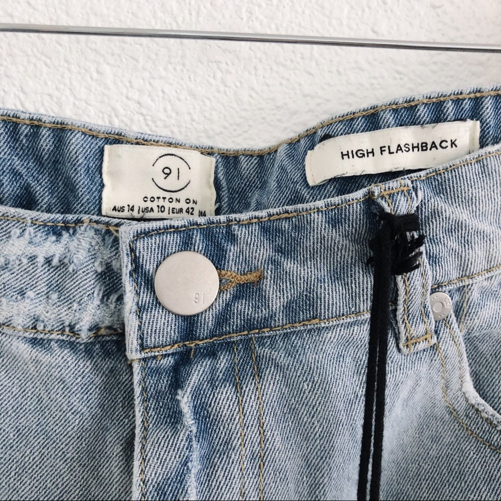 Highwaisted Flashback Light Wash Denim Jean Shorts