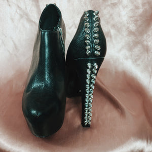 Steve Madden Black Silver Studded Booties