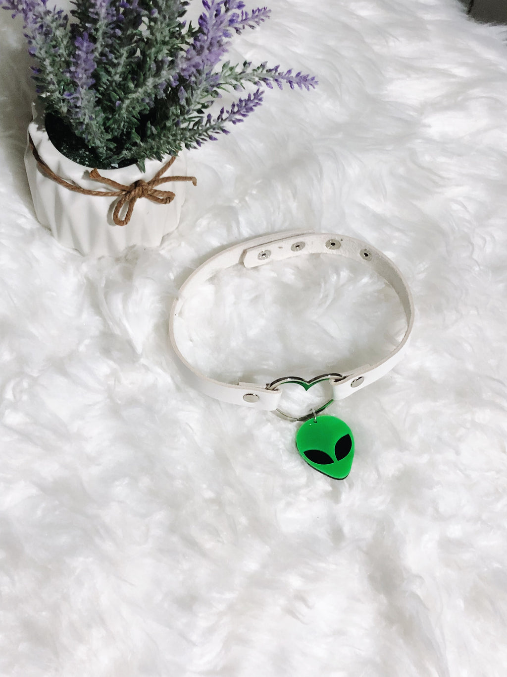 Alien Bae Dolls Kill White and Green Extraterrestrial Silver Heart Choker