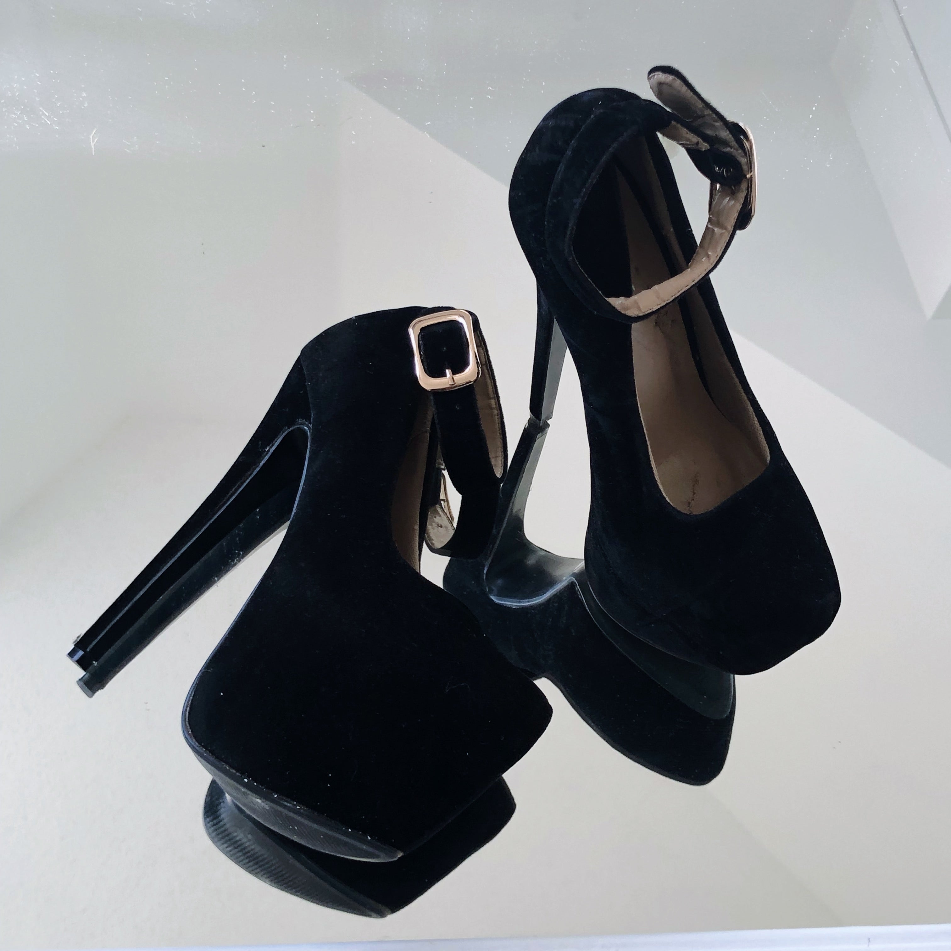 Black Delicacy High Heel Platform Pumps