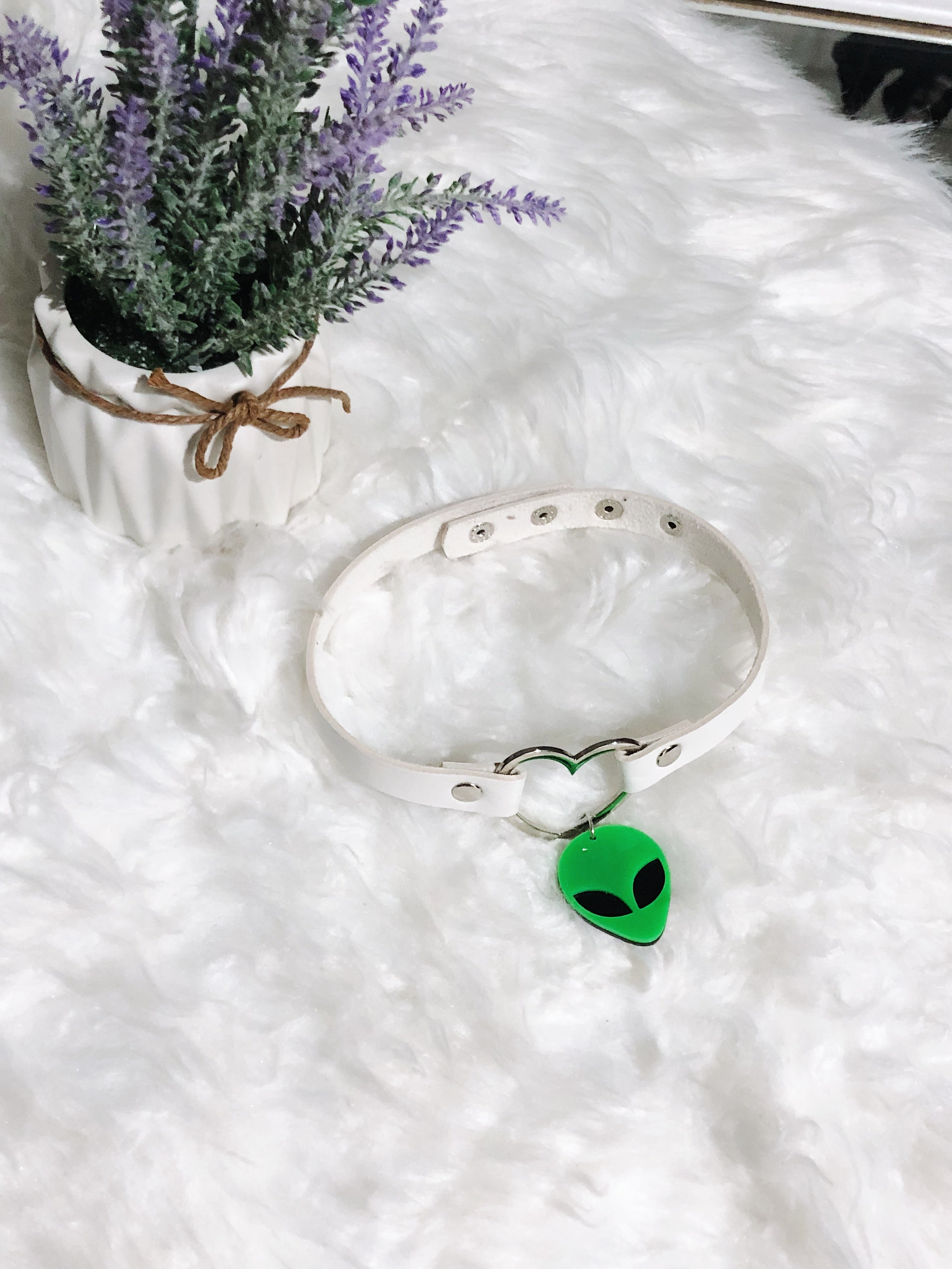 Alien Bae Dolls Kill White and Green Extraterrestrial Silver Heart Choker