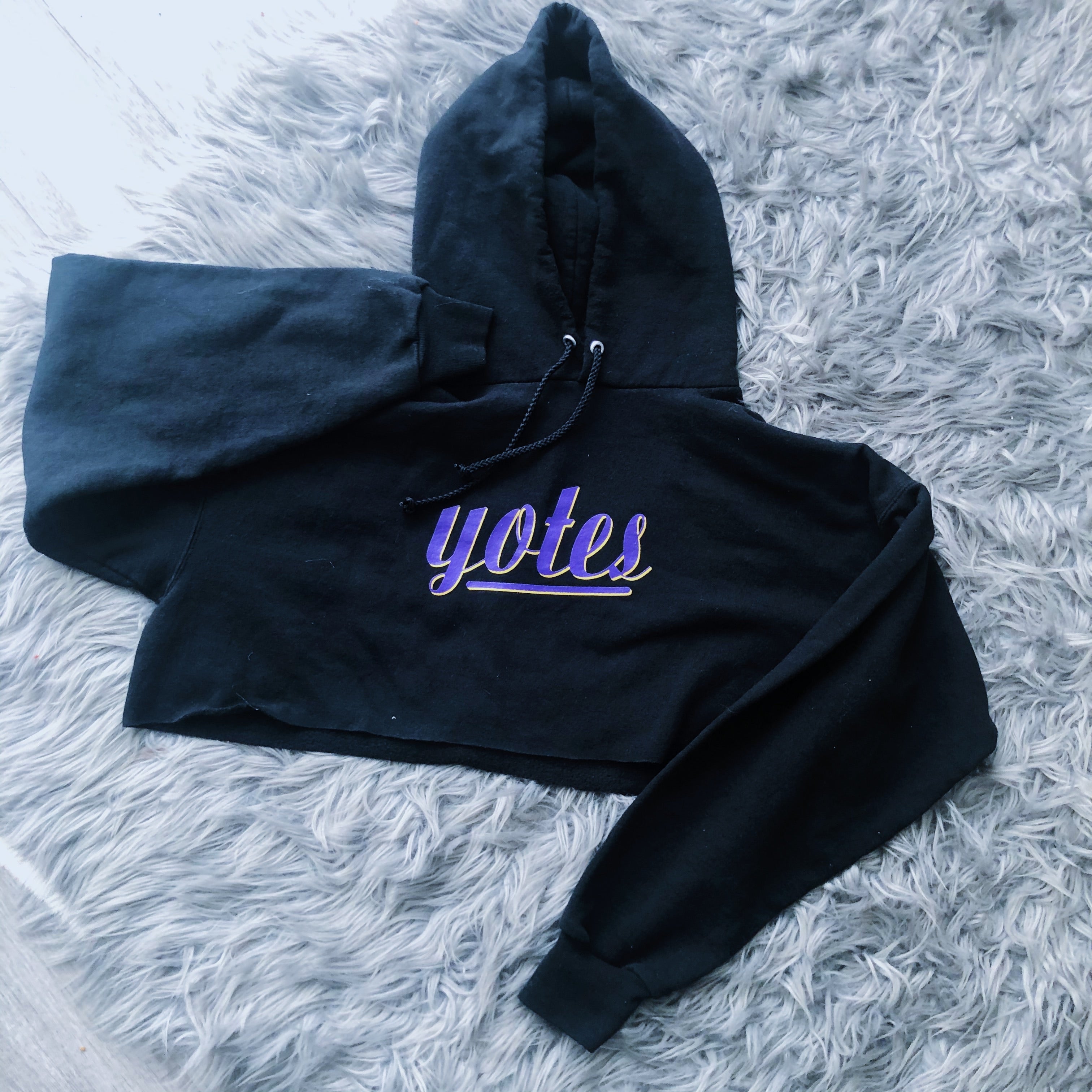 Yotes Vintage Reworked Cropped Hoodie