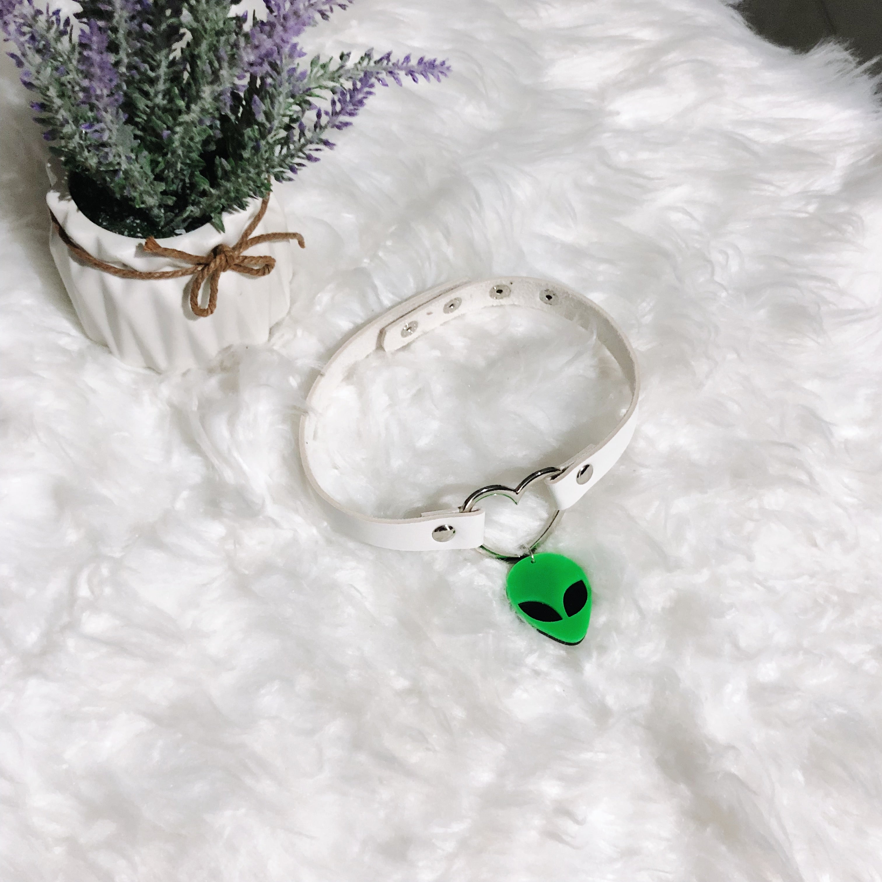 Alien Bae Dolls Kill White and Green Extraterrestrial Silver Heart Choker