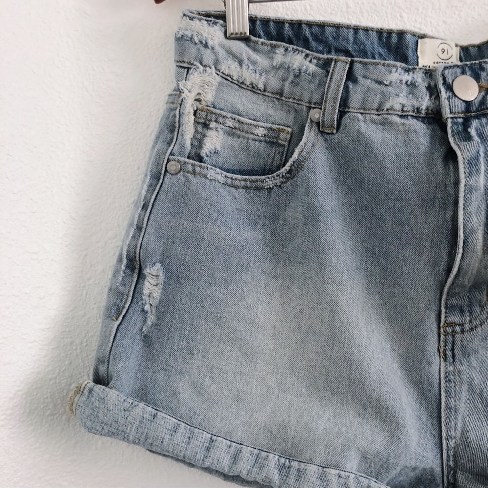 Highwaisted Flashback Light Wash Denim Jean Shorts