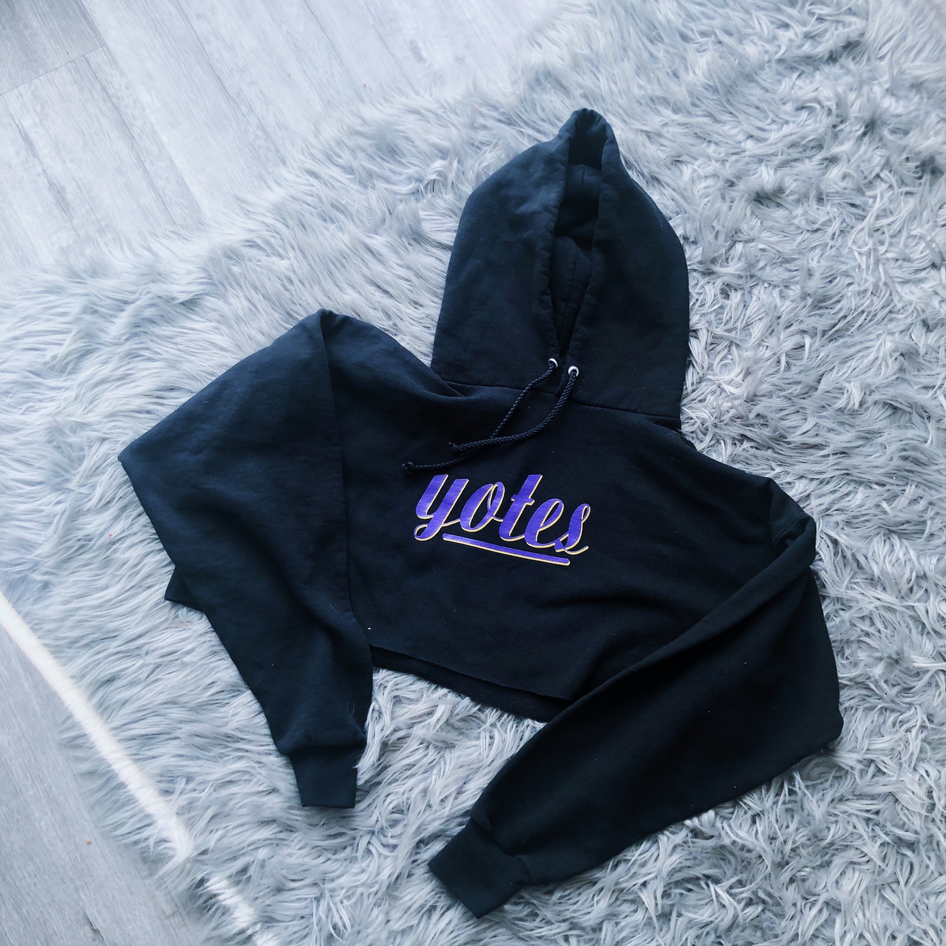 Yotes Vintage Reworked Cropped Hoodie