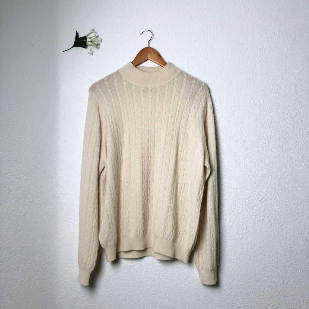 Super Soft Lightweight Vintage Cashmere Cable Knit Sweater